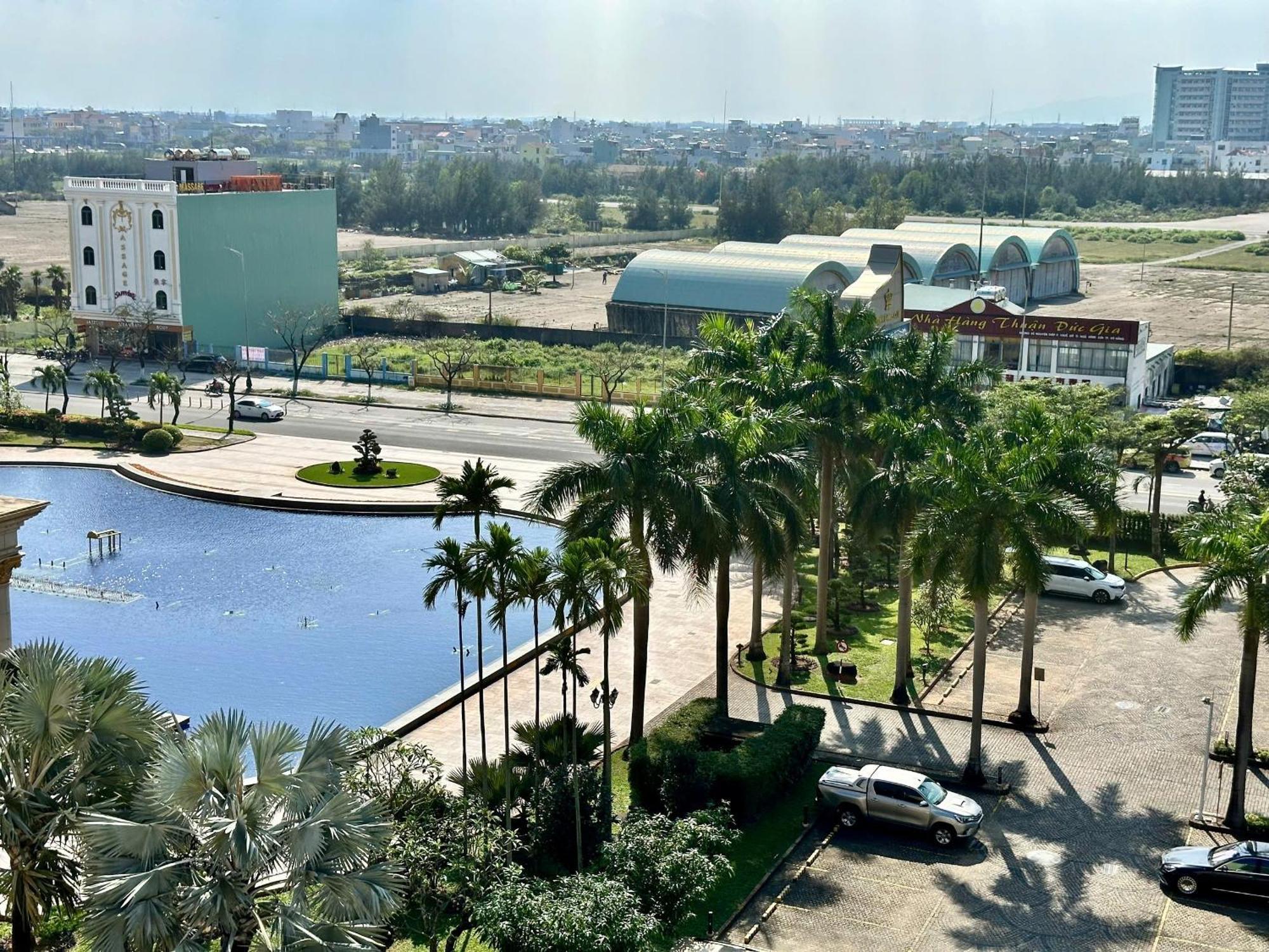 Khu nghỉ mát Crowne Plaza