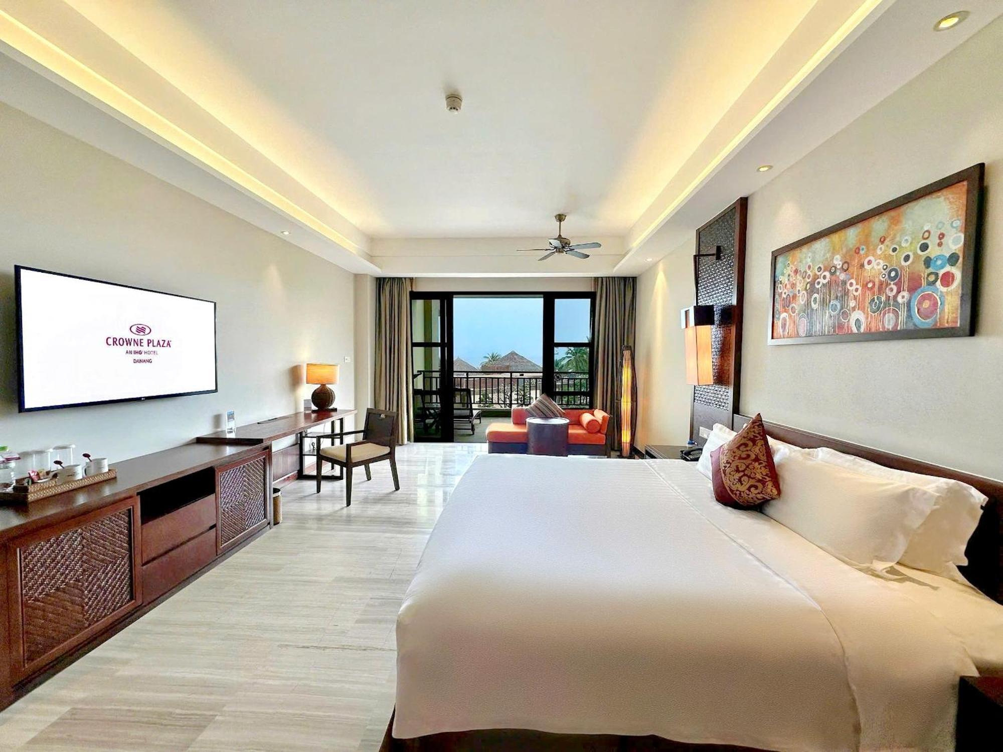 Crowne Plaza & 5* Da Nang