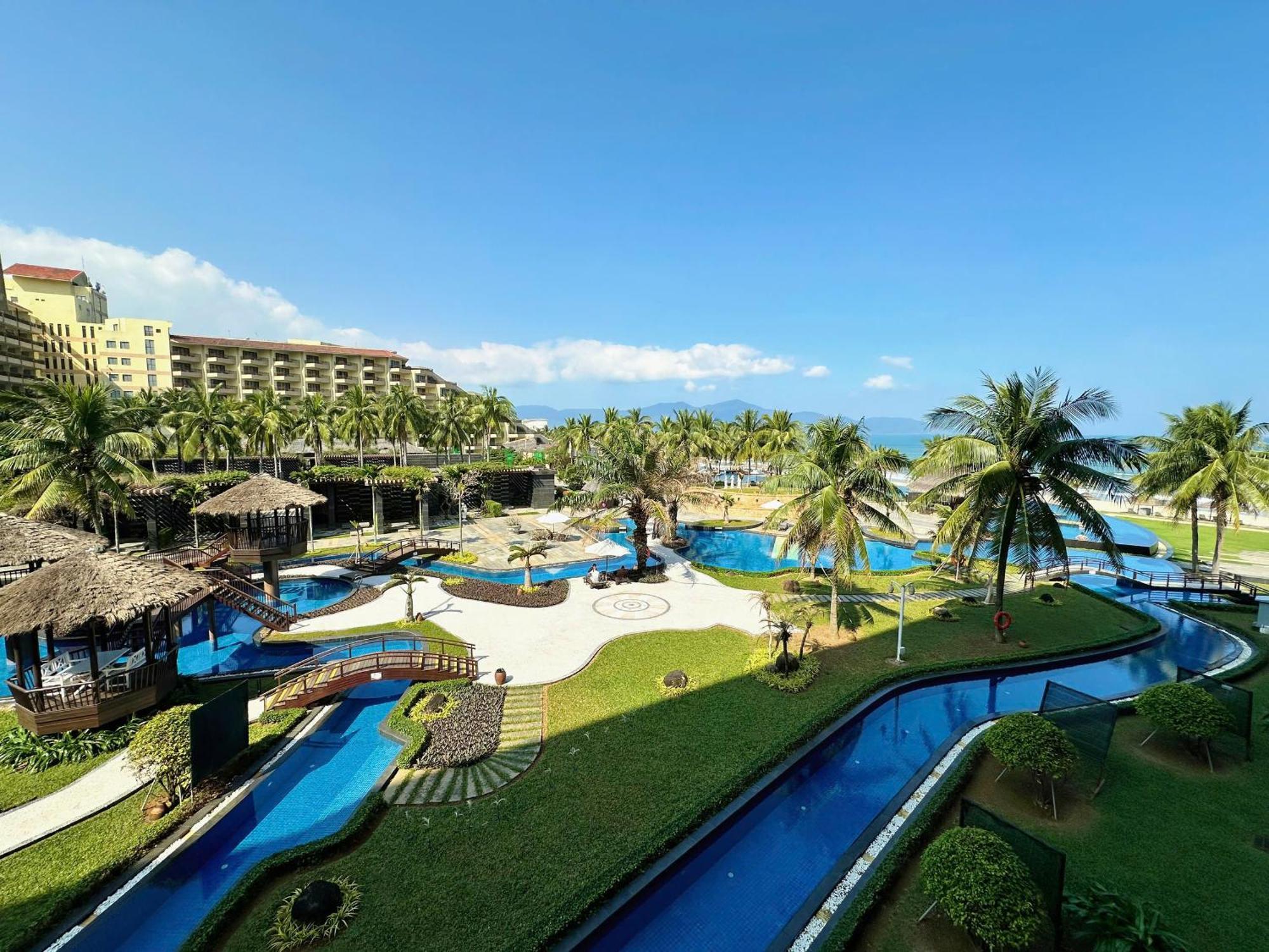Crowne Plaza &