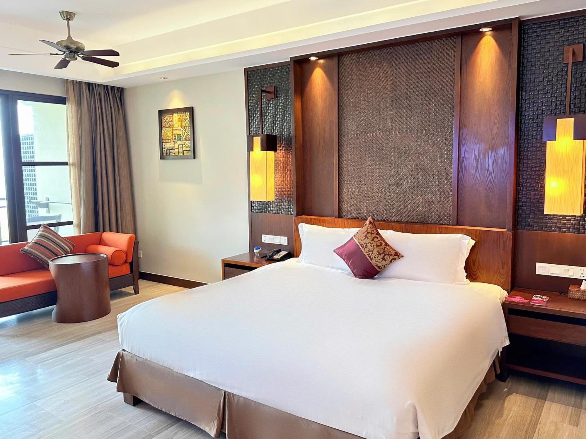 Crowne Plaza &