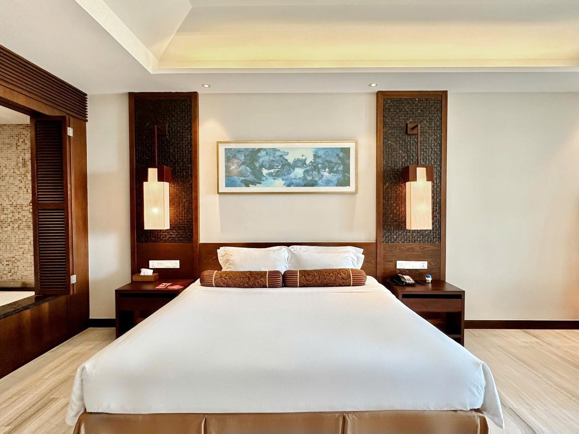 Resort Crowne Plaza & 5*