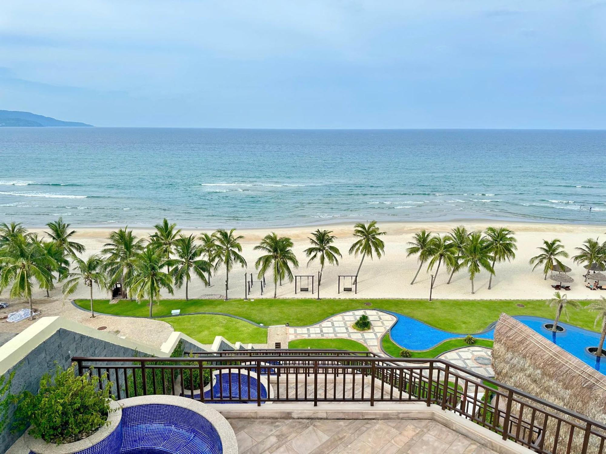 Crowne Plaza & Resort