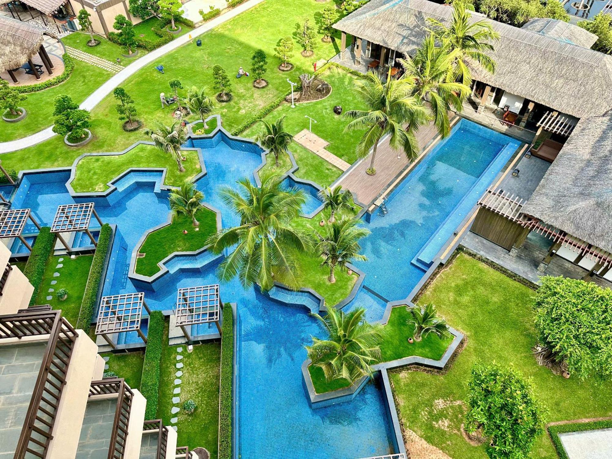 सहारा Crowne Plaza & 5*