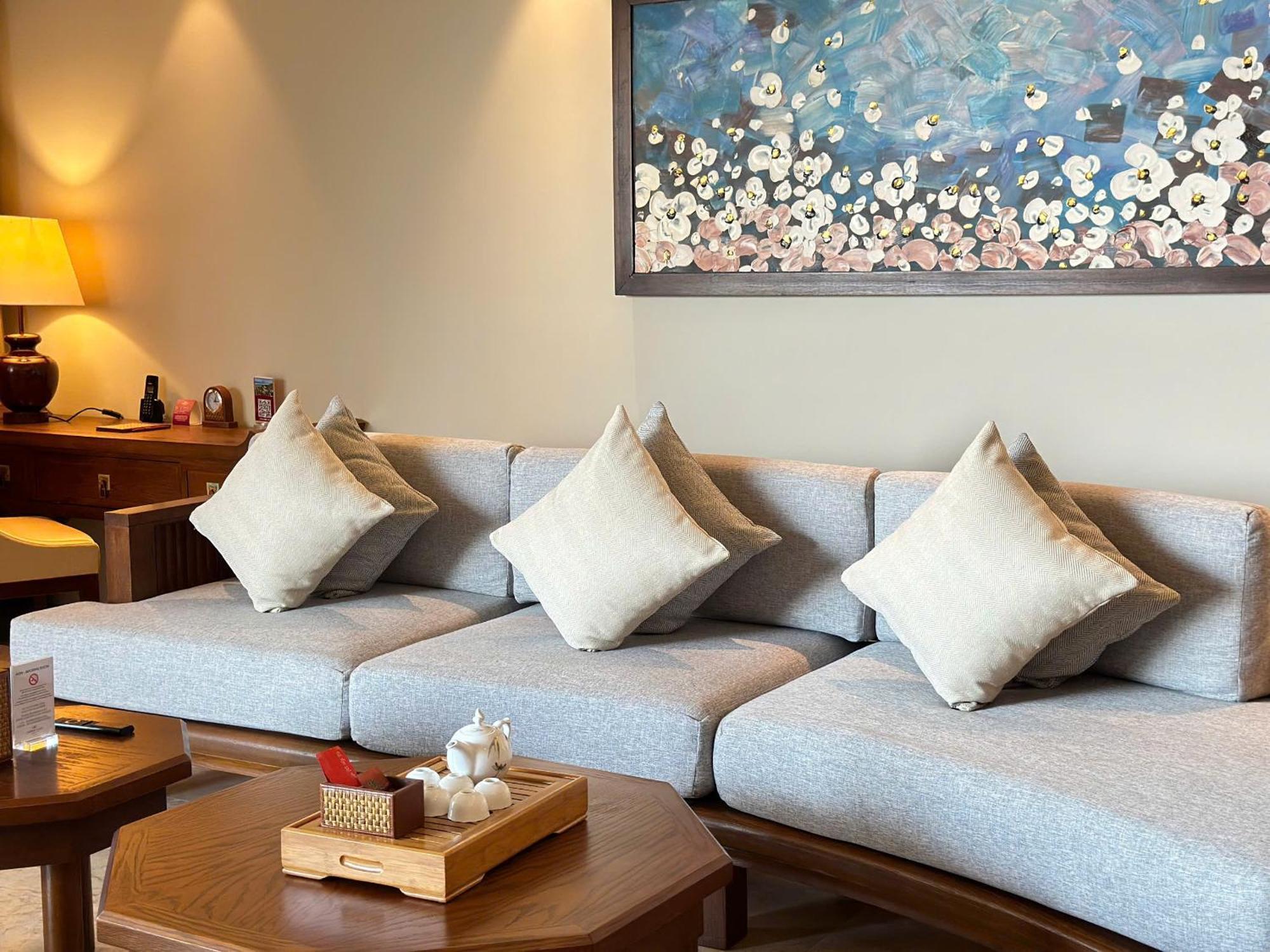 Crowne Plaza & सहारा 5*